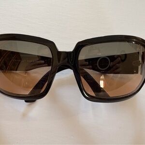 CHANEL Black Frame Sunglasses with Brown Gradient Lenses-5061